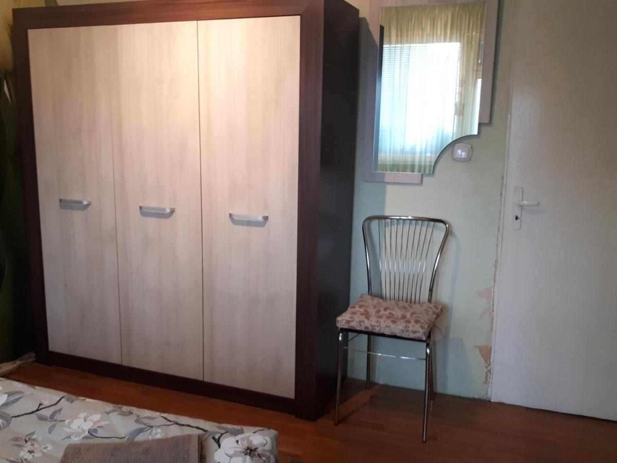 Tulips - Guest Room Close To The Airport, Free Street Parking София Екстериор снимка